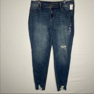 Maurices Blue Denim Flex Distressed Mid Rise Raw Hem Jegging XL 16/18